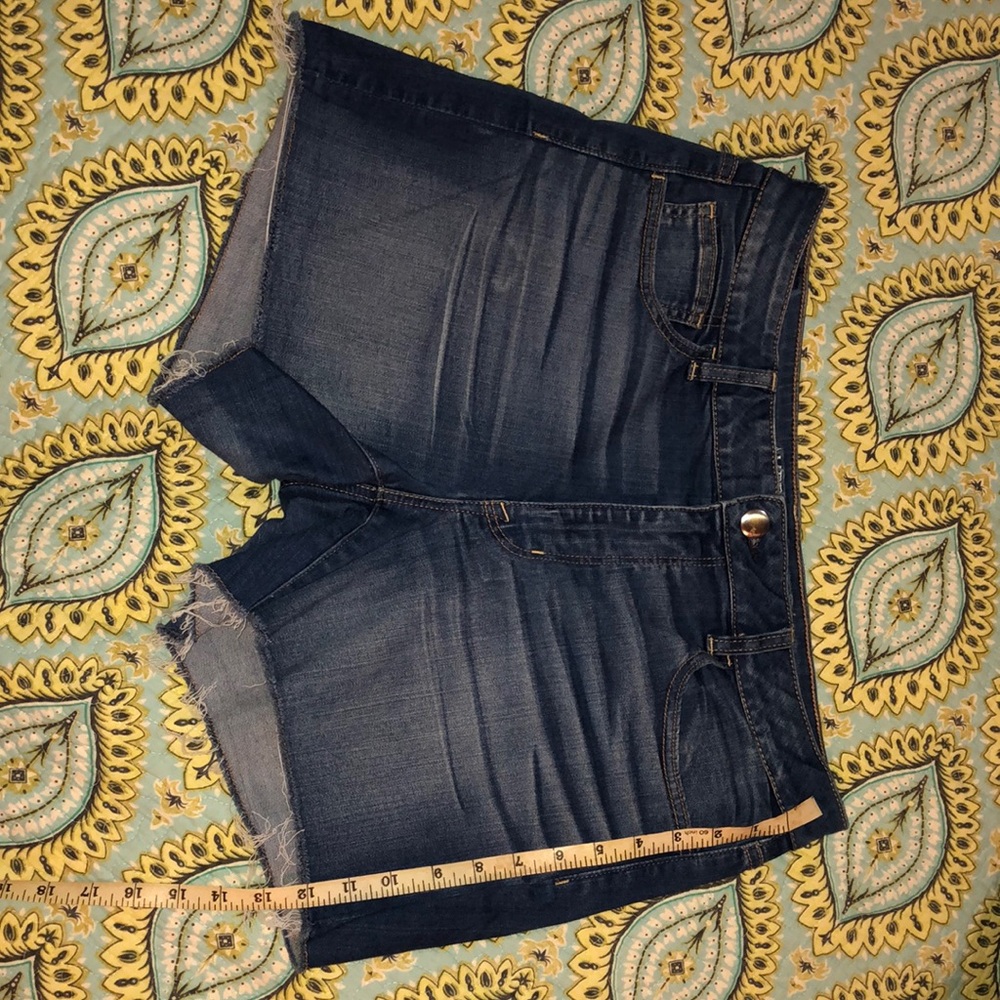 American Eagle cut-off shorts